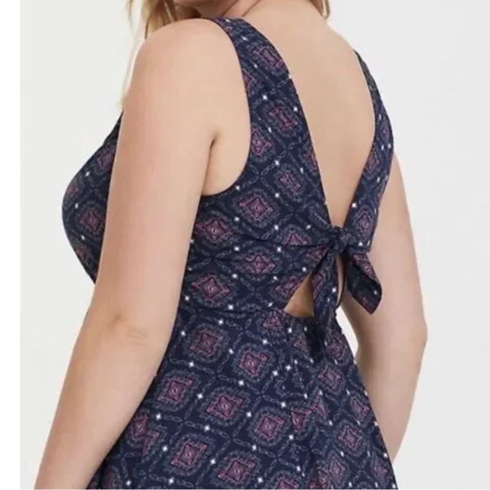 Torrid red medallion sleeveless challis skater dress Woman’s size 1 - Picture 6 of 16